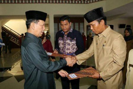 Bupati Tapsel Lantik 14 Pejabat Eselon dan Kepala Sekolah  Tapsel