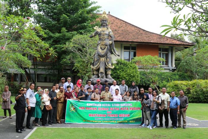 Studi Banding Humasy Setdakot Medan di Kabupaten Gianyar, Bali