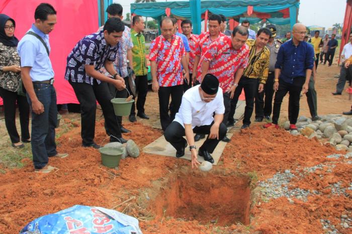 Wali Kota Letakkan Batu Pertama Pembangunan Pasar Modern Armani