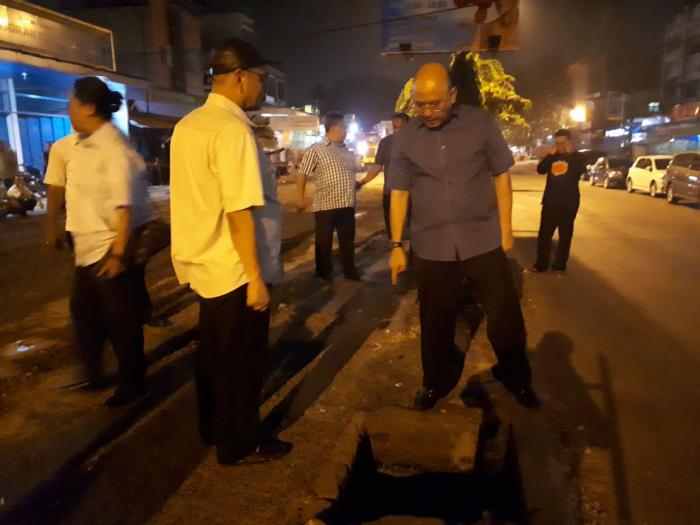 Wali Kota Pimpin Perbaikan Jalan Kapten Muslim