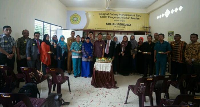 Penyambutan Mahasiswa Baru dan Kuliah Perdana STKIP Pangeran Antasari TA 2017-2018