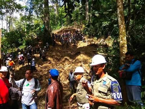 Hujan Semalaman Akibatkan Longsor di Angkola Barat