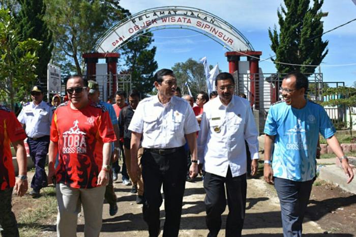 Toba Cross Run Sipinsur Meriah