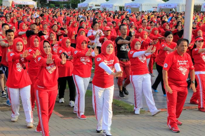 Ribuan Peserta Ikuti Hari Jantung Sedunia di Lapangan Merdeka