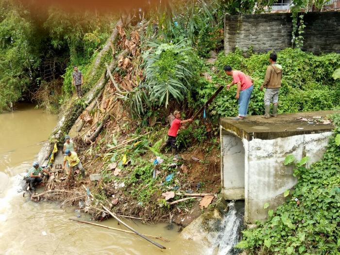 Antisipasi Penyumbatan Dinas PU Normalisasi Sungai Bekala