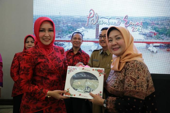 TP PKK Kota Medan Studi Komparatif ke Palembang