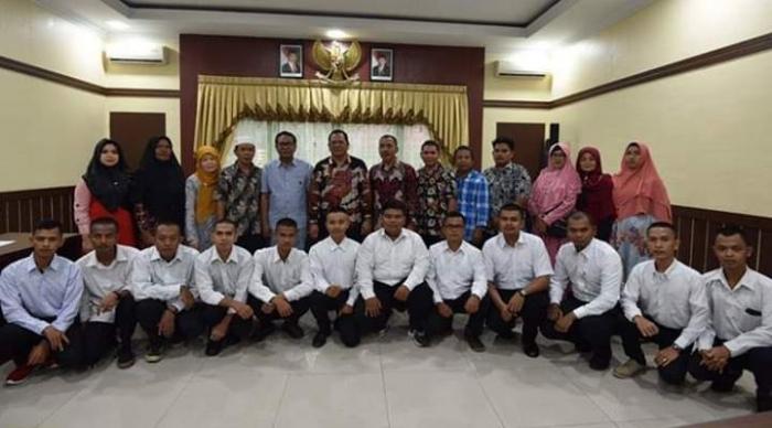 Walikota Padangsidimpuan Berangkatkan 12 Orang Warga Ikuti Pelatihan Di Bekasi