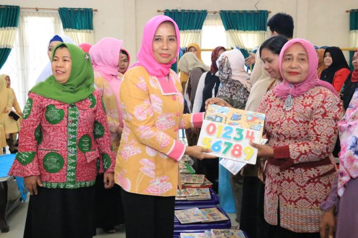 GOPTKI Kota Medan Serahkan APE untuk PAUD dan TK se-Kota Medan