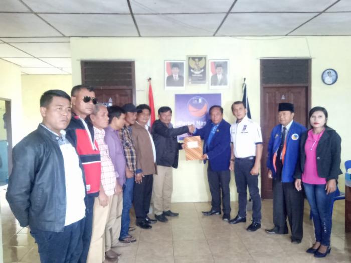 Serahkan Kelengkapan Berkas. Baginda Polin Lumbangaol Siap Diusung Partai Nasdem