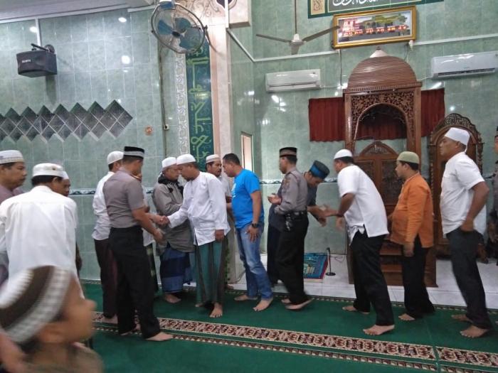 Kapolres Labuhanbatu Sholat Subuh Bersama Masyarakat