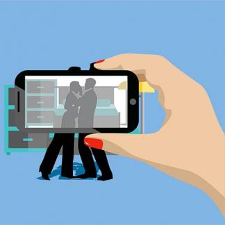Pria Ini Tega Sebar Foto Mantan Tanpa Busana ke Medsos