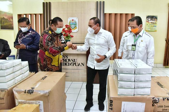 Walikota Sidimpuan Terima Bantuan APD Dari Gubsu