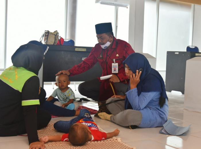 Ketua TP-PKK Maya : Pak Ilyas Sulap Area Kolong Gedung Jadi Ruangan Yang Sangat Bermanfaat