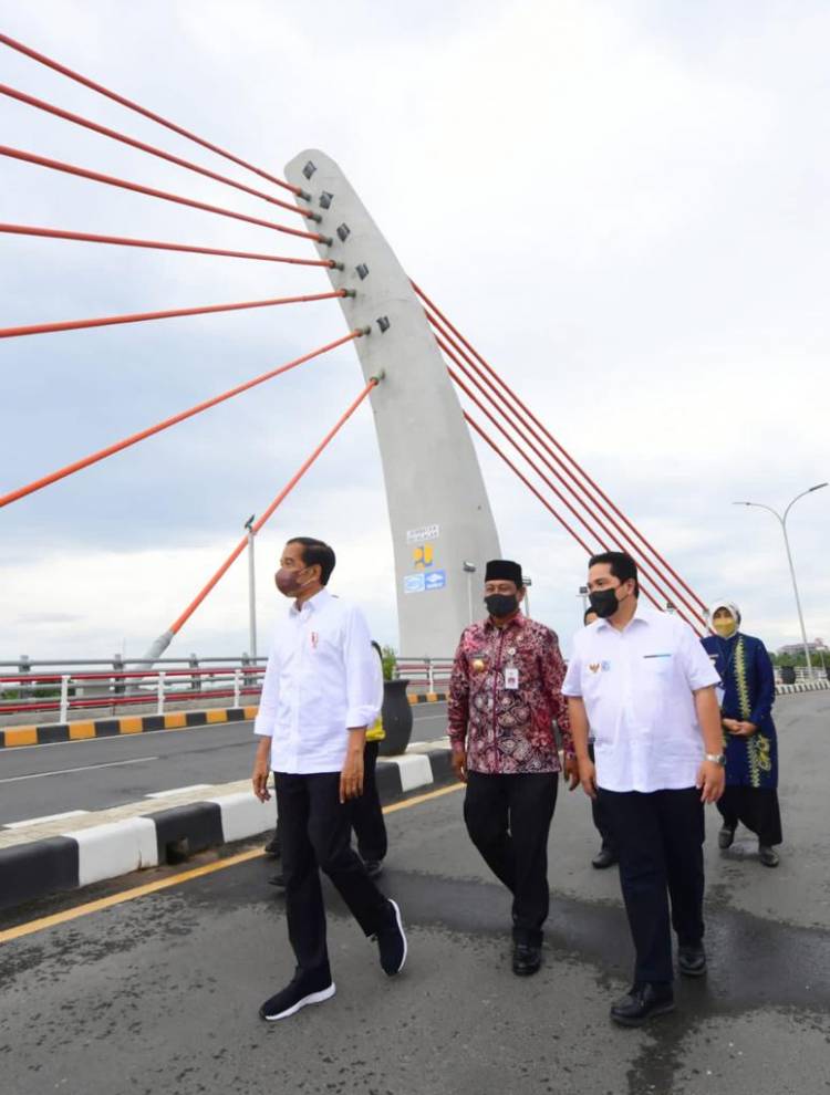 Resmikan Jembatan Sei Alalak, Presiden: Manfaatkan dengan Baik