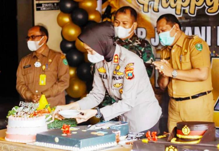 Walikota Berikan Kejutan : Selamat Ulang Tahun Kapolres Sidimpuan