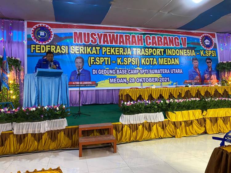 Ketua Sabam Manalu Buka Muscab V DPC F.SPTI Kota Medan