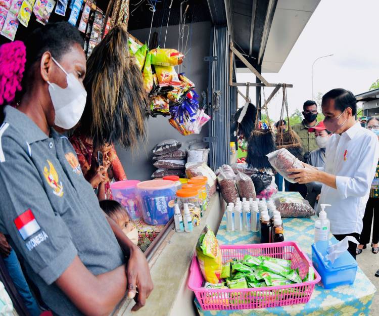Saat Presiden Berbelanja di Pasar Sota