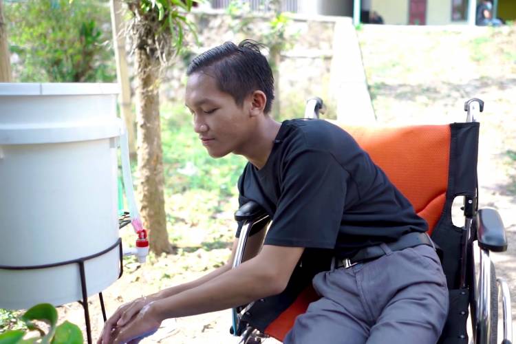Hari Cuci Tangan Pakai Sabun Sedunia; Save The Chikdren Ingatkan Seluruh Pihak Permudah Akses CTPS Untuk Anak Penyandang Disabilitas