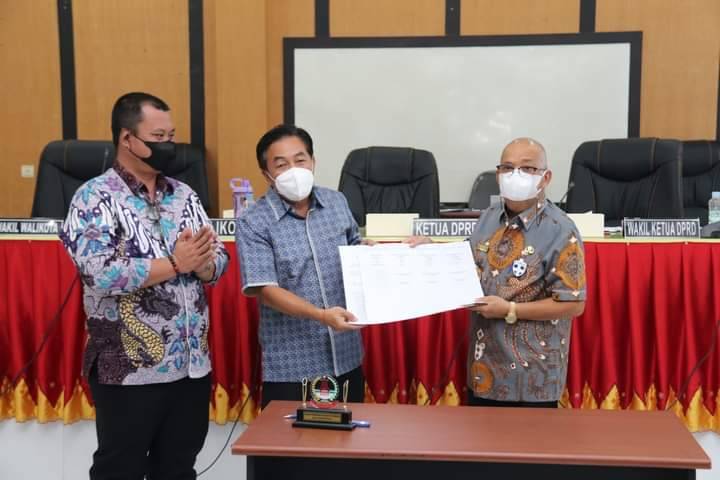 Walikota dan Pimpinan DPRD Kota Gunungsitoli Tandatangani Persetujuan Bersama Terhadap Ranperda RPJMD Tahun 2021-2026