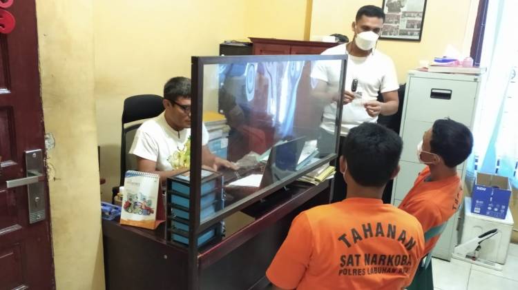 Bandar Sabu-sabu Ditangkap, Keluarga dan Masyarakat Lempari Polisi Serta Lakukan Penghadangan