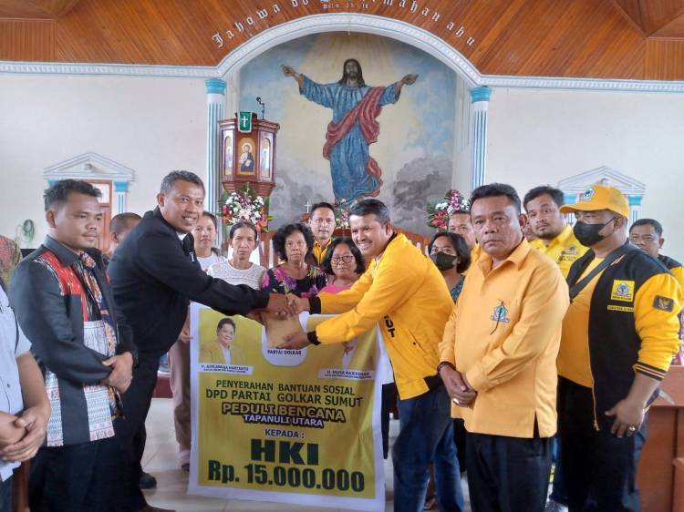 Ditugaskan Ijeck, Pengurus Partai Golkar Serahkan Bantuan untuk Rumah Ibadah Terdampak Gempa Taput