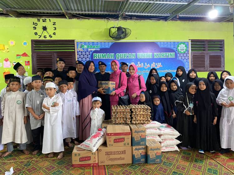 Wujud Syukur, Brimob Poldasu Silaturahmi dan Salurkan Tali Asih Ke Rumah Qur'an