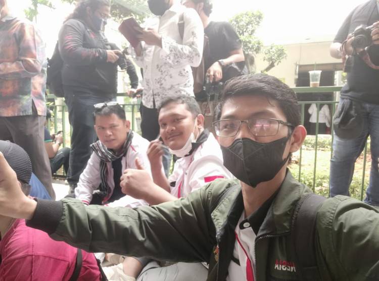 Ikuti Sidang Sambo, Ketum HBB Rela Ngemper di PN Jakarta Selatan