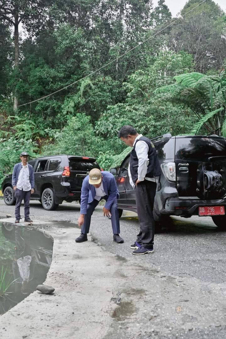 Bupati Humbahas Tinjau Pembangunan Jalan Doloksanggul-Parlilitan Kab Humbahas