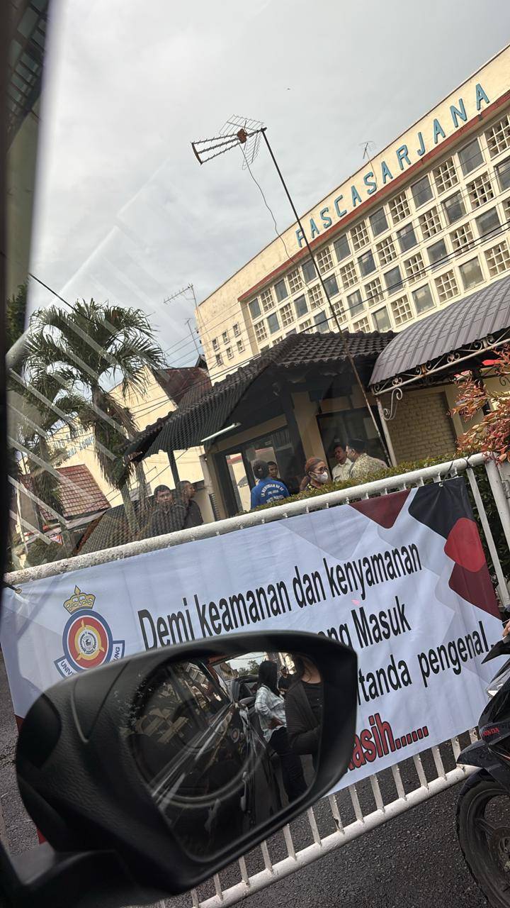 Akses Ditolak di Kampus Sendiri, Dosen, Pegawai, dan Mahasiswa Universitas Darma Agung Diblokir di Gerbang