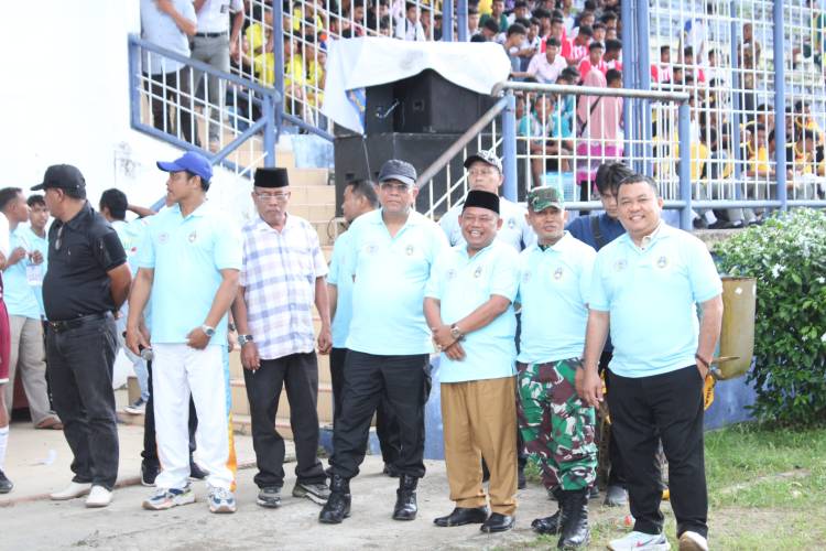 Wakil Bupati Labuhanbatu Hadiri Pembukaan Turnamen Sepakbola Piala Ketua Yayasan ULB