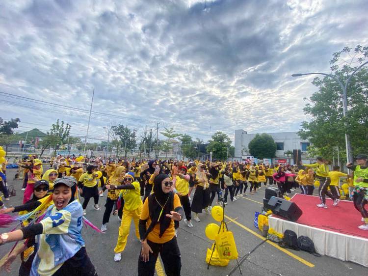 Dukung Gaya Hidup Sehat, Maxim Padang Sidempuan Gelar 'Senam with Maxim' di Alaman Bolak