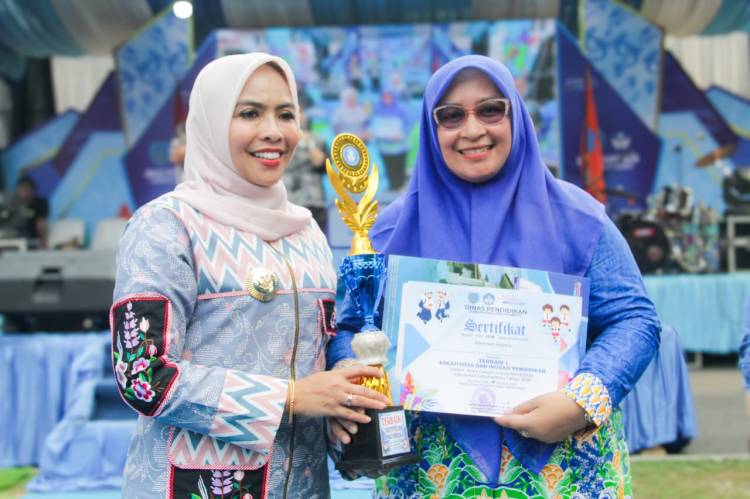 Gebyar Kreativitas dan Inovasi Pendidikan Labuhanbatu Ditutup, Bupati Maya Bertekad Majukan Dunia Pendidikan