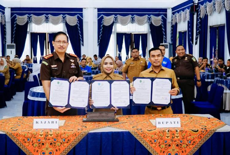 Bupati Labuhanbatu Tandatangani Nota Kesepahaman Dengan Kejatisu dan Dinas Pendidikan