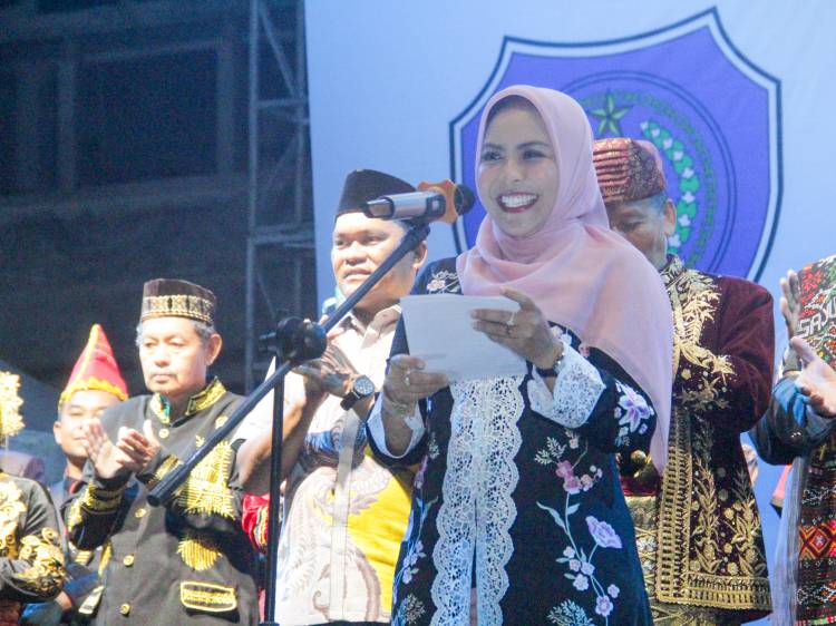 Merajut Keberagaman di Bumi Ika Bina En Pabolo: Malam Seni Budaya Labuhanbatu Pukau Ribuan Warga