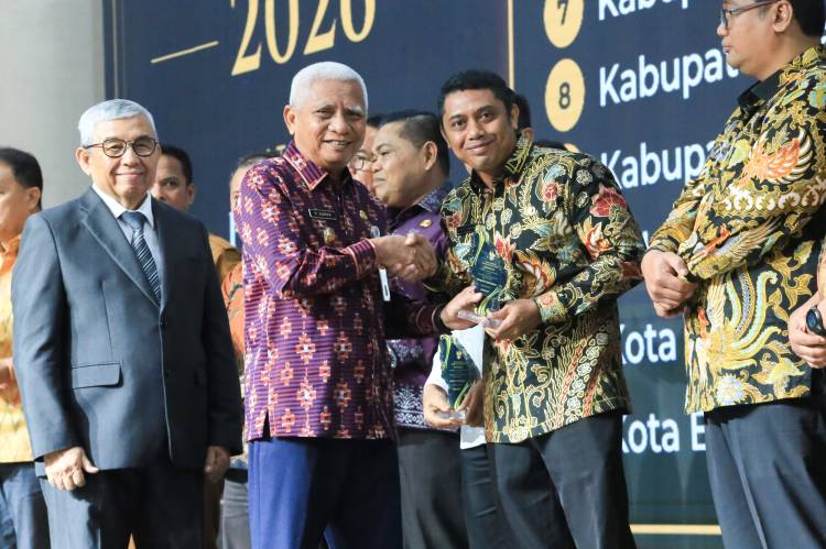 Empat Kali Berturut-turut, Pemkab Labuhanbatu Terima Penghargaan Keterbukaan Informasi Publik KI Award 2026