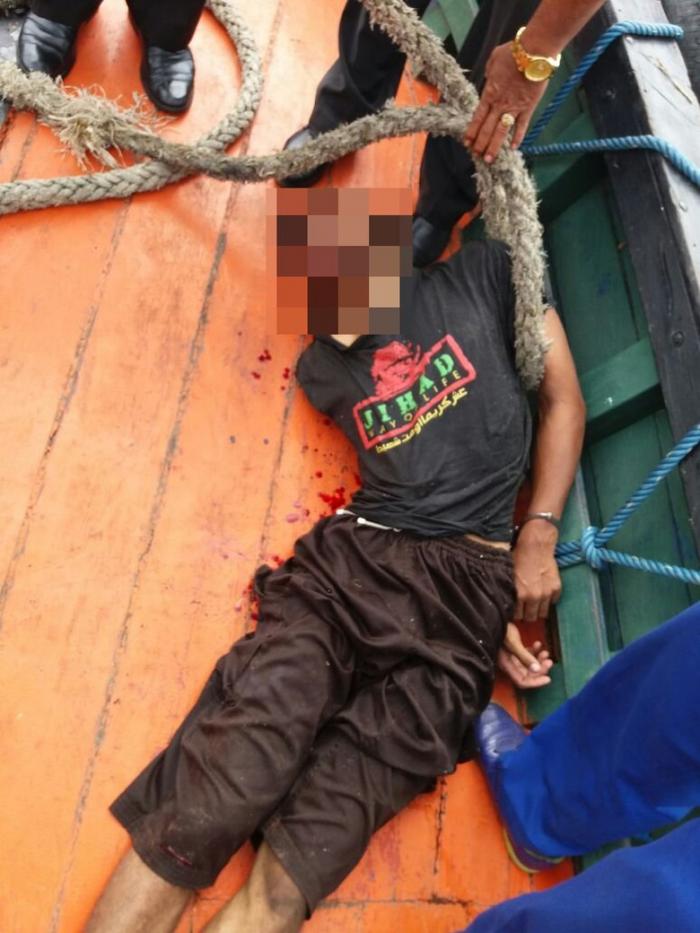 Gereja Oikumene, Samarinda, Kalimantan Timur Dilempar Bom Pria Berkaos Jihad