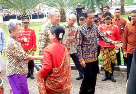 Presiden Jokowi Sambut Kedatangan PM Singapura di Semarang