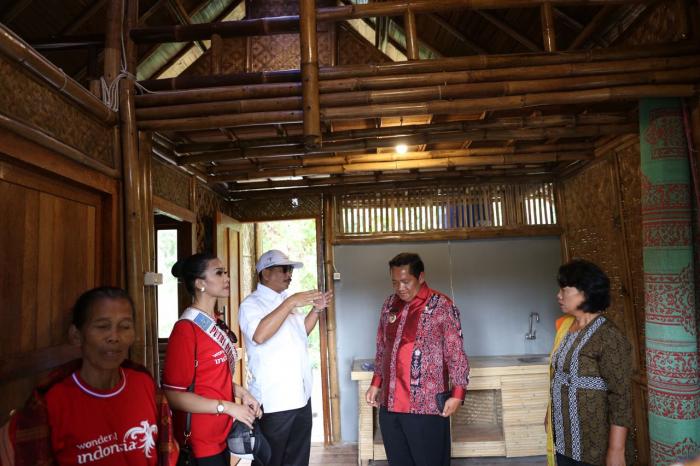 Menteri Pariwisata Arief Yahya Meresmikan Dua Homestay di Desa Wisata Sigapiton