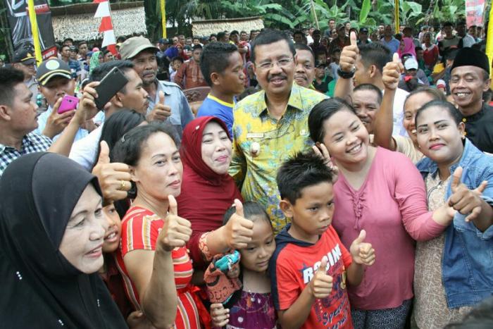 Ketika Masyarakat Pantai Labu Bertemu Gubernur