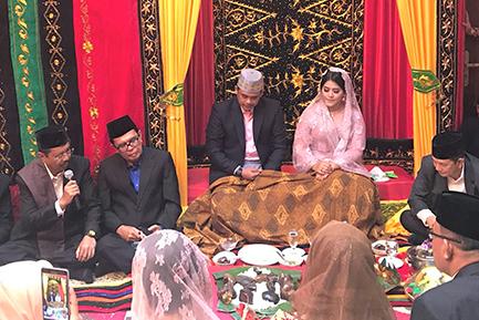 Tengku Erry Beri Nasehat Kepada Kahiyang Ayu Siregar