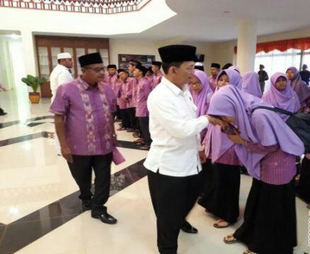 Bupati Tapsel Lepas Kontingen Ikuti MTQ Tingkat Propinsi