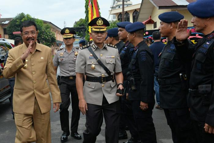 Tengku Erry Minta Brimob Tingkatkan Terus Kedekatan Dengan Masyarakat