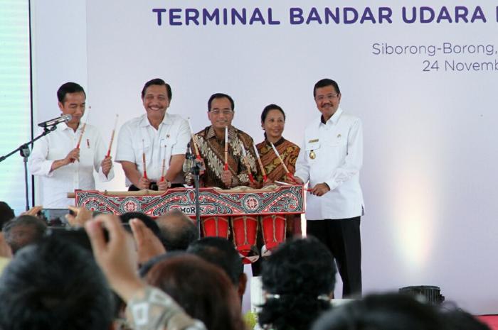Ini Umpasa Batak Presiden Jokowi di Peresmian Bandara Internasional Silangit Diperbesar