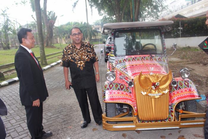 Horas, Shuttle Car yang Digunakan Presiden Jokowi Bermotif Etnik
