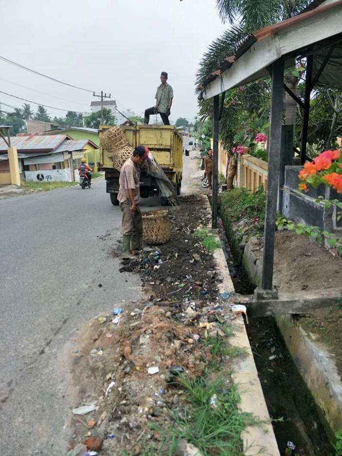 DLH Labuhanbatu Benahi Lingkungan dengan Menertibkan Sampah
