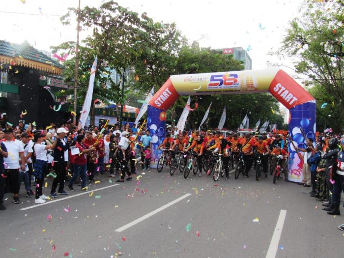 Kemeriahan Fun Bike dan Fun Walk HUT Bank Sumut