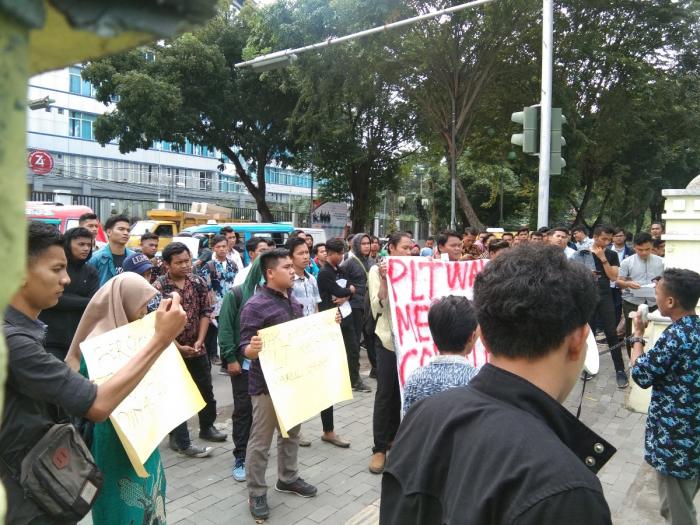 Tuding Proyek Drainase Asal Jadi, Mahasiswa Datangi Kantor Wali Kota Medan