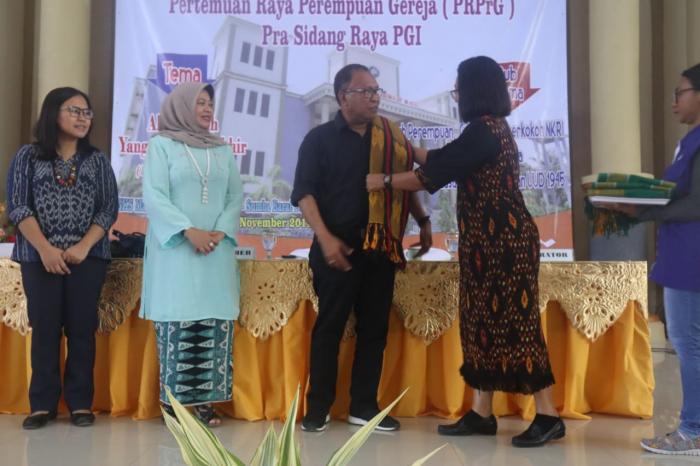 Pdt Dr Albertus Patty: Demokrasi Cacat Jika Abaikan Perempuan
