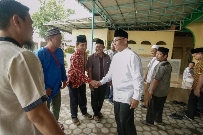 Safari Jumat Di Masjid Baabul Falah Medan Tembung, Akhyar: Medan Bersih Sampah Bukan Mimpi