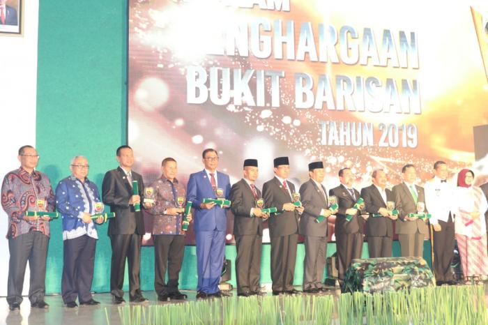 Pangdam I/BB Beri Penghargaan